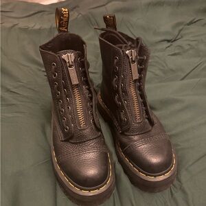 SINCLAIR MILLED NAPPA LEATHER PLATFORM BOOTS doc marten